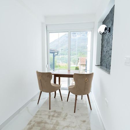 Ema Apartments Плав Екстериор снимка