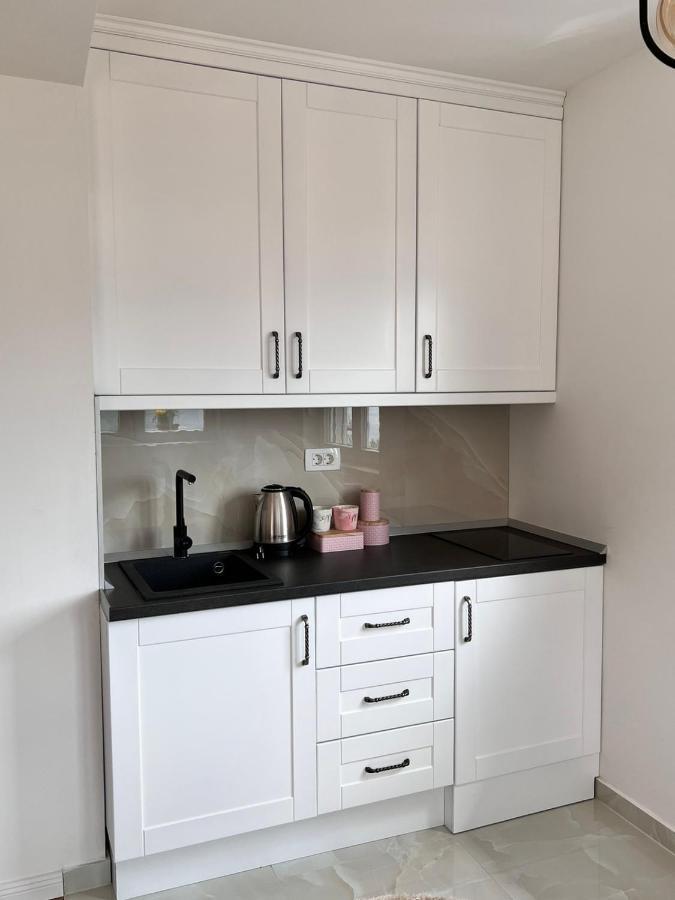 Ema Apartments Плав Екстериор снимка