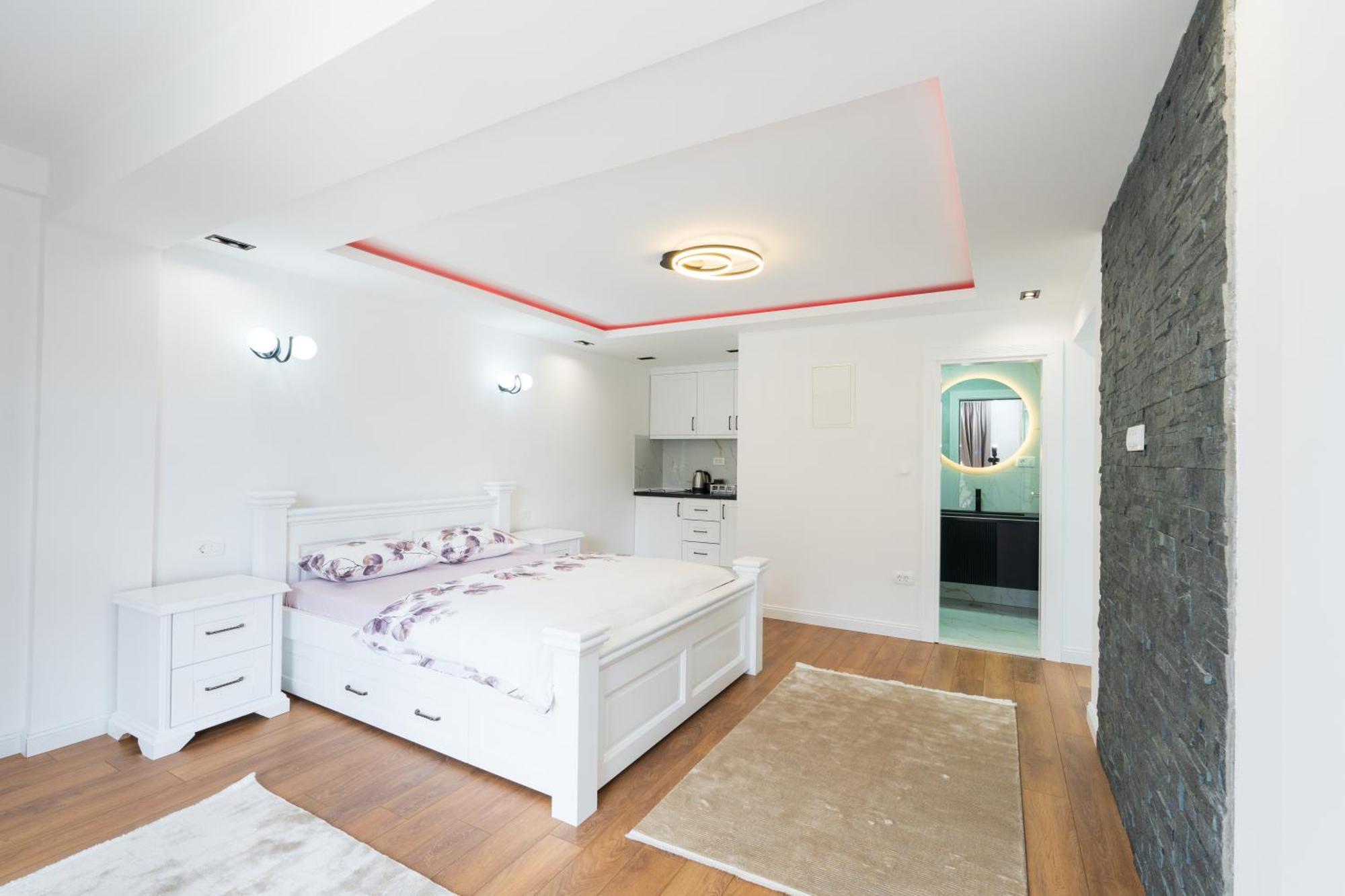Ema Apartments Плав Екстериор снимка