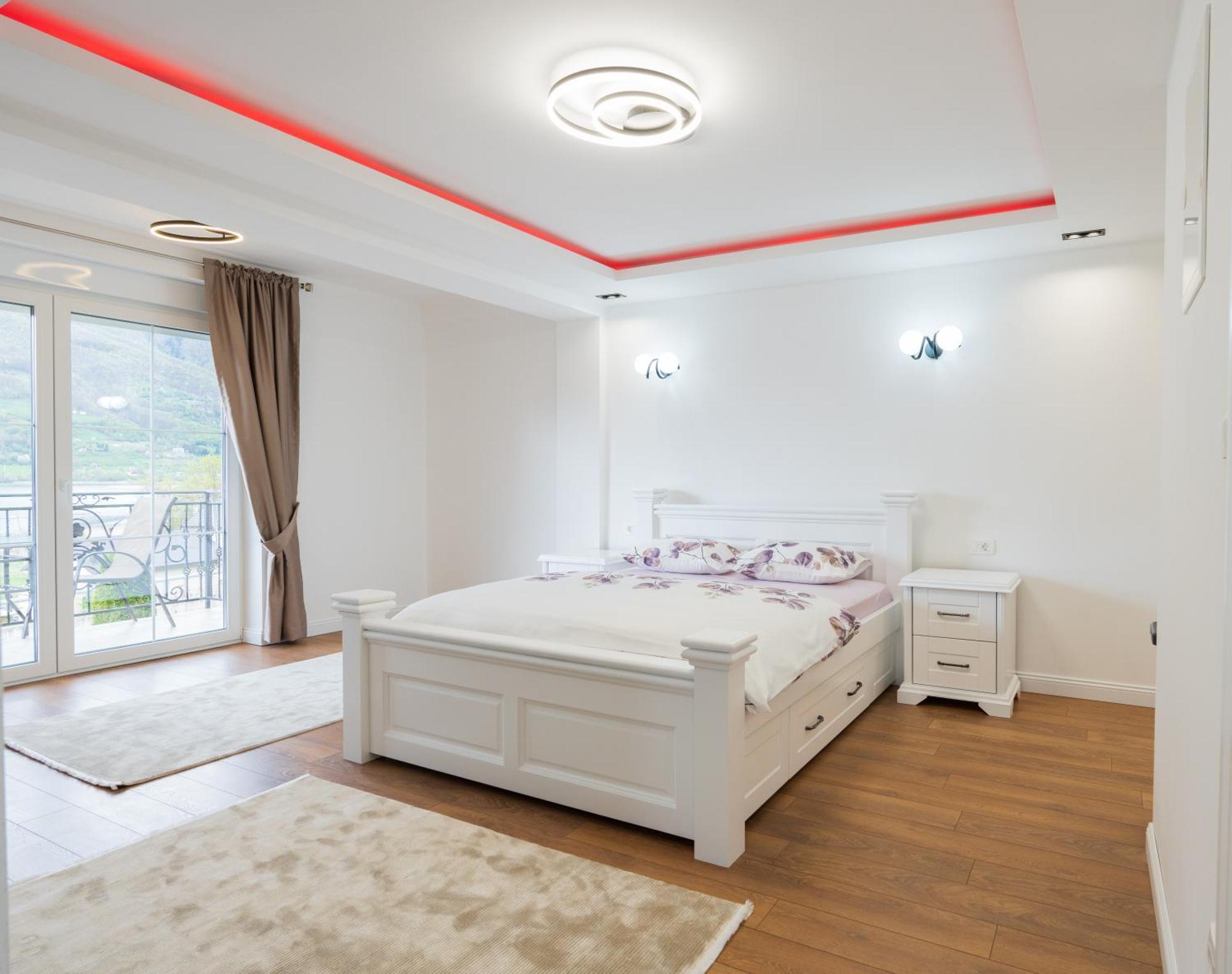 Ema Apartments Плав Екстериор снимка